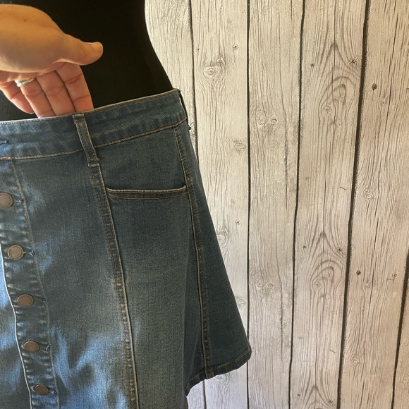 American Rag denim mini skirt - Picture 4 of 4